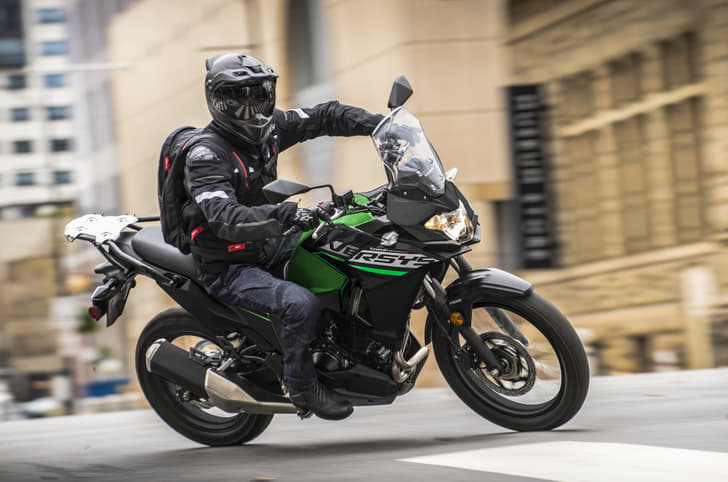 Powering the Versys-X 300 is the same 296cc parallel-twin, liquid-cooled engine producing 40hp and 25.7Nm